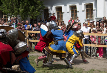 Fototapeta na wymiar Kamieniec-Podolski-CZERWIEC 2: Frontier Medieval Festival, Ukraina