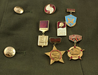 Médailles sur uniforme d'officier tankiste russe - armée rouge