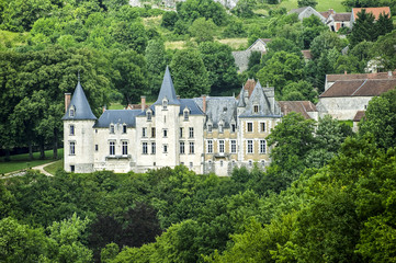Fototapeta na wymiar Castle in Burgundy