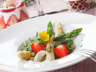 Healthy strawberry and asparagus salad