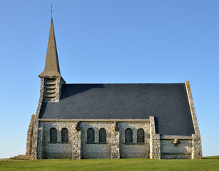 Fototapeta na wymiar Kaplica Notre-Dame-de-la-Garde Etretat we Francji