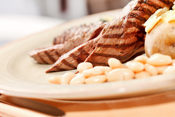 steak with grilled vegetables