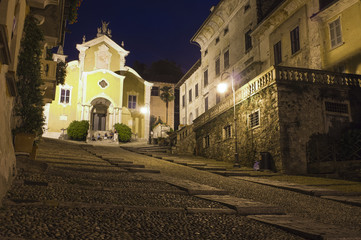 Obraz premium Orta main church by night color image
