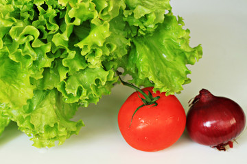 lettuce with red onion and tomato