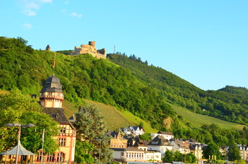 Fototapeta na wymiar Bernkastel-Kues na zamek (rijnland-palts-Niemcy)