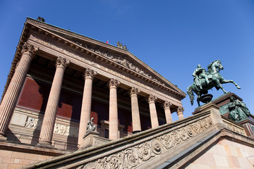 Fototapeta na wymiar Alte Nationalgalerie in Berlin