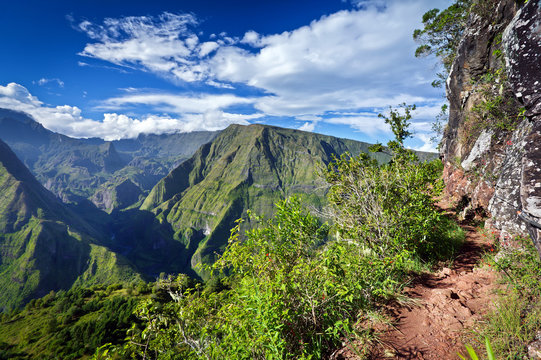 Sentier de randonnée en montagne - La Réunion