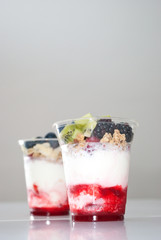 Joghurtshake mit Topping