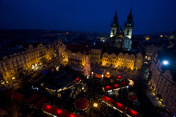 Fototapeta na wymiar Rynek Starego Miasta na Boże Narodzenie czas, Praga, Republika Czeska