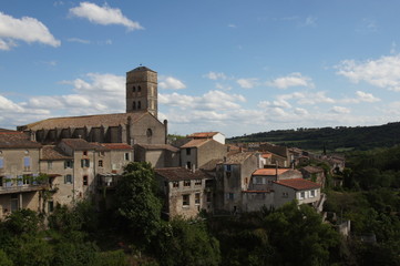 Fototapeta na wymiar Wieś Montolieu z Aude