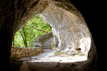 Fototapeta premium Tunel w Jeziorach Plitwickich - Chorwacja.