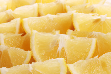 Freshly sliced lemons closeup