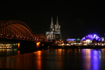 Obraz premium Köln - Dom - Hohenzollernbrücke