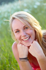 Fototapeta premium happy 20s girl outdoor in summer 2