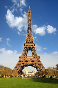 Fototapeta Eiffel Tower in spring time,  Paris, France