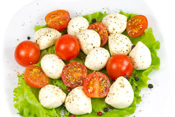 mozzarella, tomato, pepper and salad