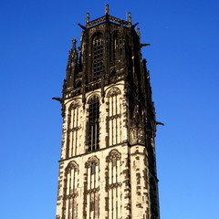 Fototapeta premium Turm der Salvatorkirche in DUISBURG