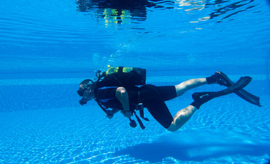 Scuba Diving - 42254817