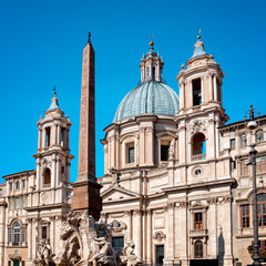 Fototapeta na wymiar Sant'Agnese w Agnone, Rzym - Włochy