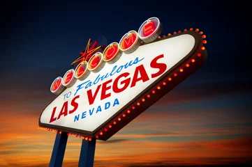 Fotobehang welcome to Fabulous Las Vegas Sign at sunset © somchaij