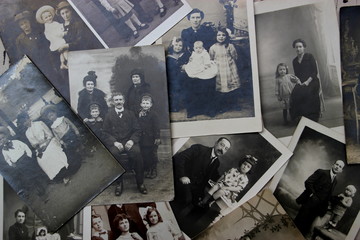 vieilles photographies de famille, - obrazy, fototapety, plakaty