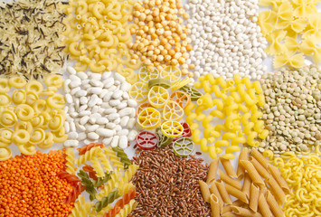 nudeln, reis und hülsenfrüchte