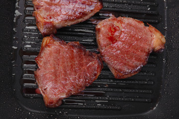 roast bloody beef fillet strips