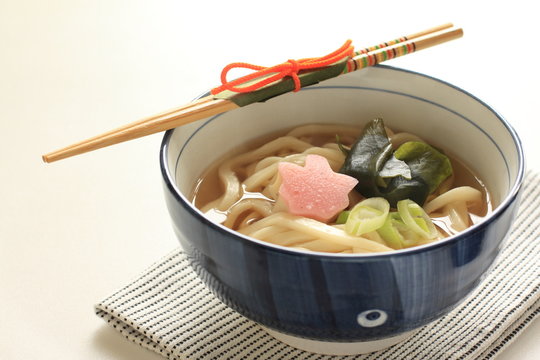 Comida Japonesa Naruto Kamaboko - Fotografias de stock e mais