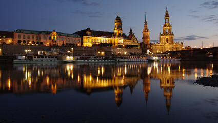 Fototapeta na wymiar Dresden Niebieski Hour