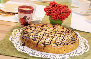 Apfelkuchen auf Kaffeetafel