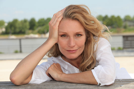 Women dreaming of river front