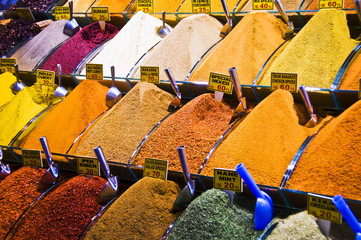 Epices au bazar égyptien d'Istambul - Turquie