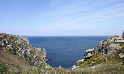 côte rocheuse en bretagne