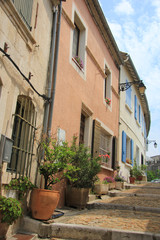 Fototapeta na wymiar Street in Arles, France