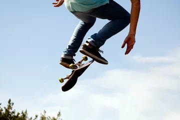 Abwaschbare Fototapete Skateboarden © yanlev