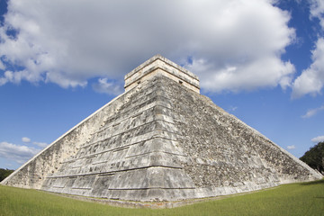 mayan ruins at chichen itza, mexico