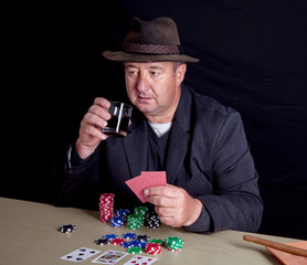 Man at poker - obrazy, fototapety, plakaty