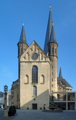 Fototapeta na wymiar Bonn Minster of St Martin, Niemcy