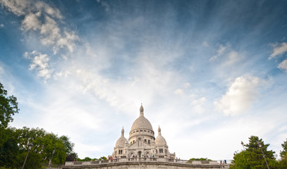 Fototapeta na wymiar Szeroki Bazylika Najświętszego Serca w Paryżu.