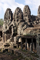 Fototapeta na wymiar Starożytna świątynia Bayon w Angkor w Kambodży
