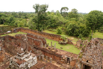 Fototapeta na wymiar Starożytnej świątyni w Angkor w Kambodży