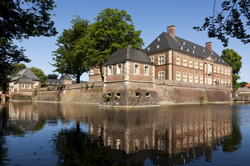 Fototapeta na wymiar Wasserschloss Ahaus w Münsterland