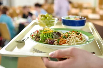 Foto auf Acrylglas Produktauswahl Menü in der Mensa Schulmensa Essen