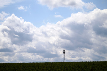 Sendemast in der Ferne
