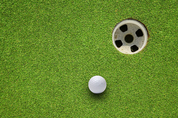 trou de golf sur un terrain