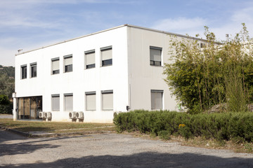 bâtiment industriel