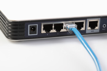 Router network hub without patch cables