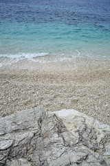 grèce; ioniennes, kefalonia : plage de Petanoi