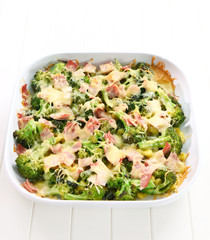 Baked broccoli with ham