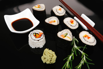 Maki rolls on black